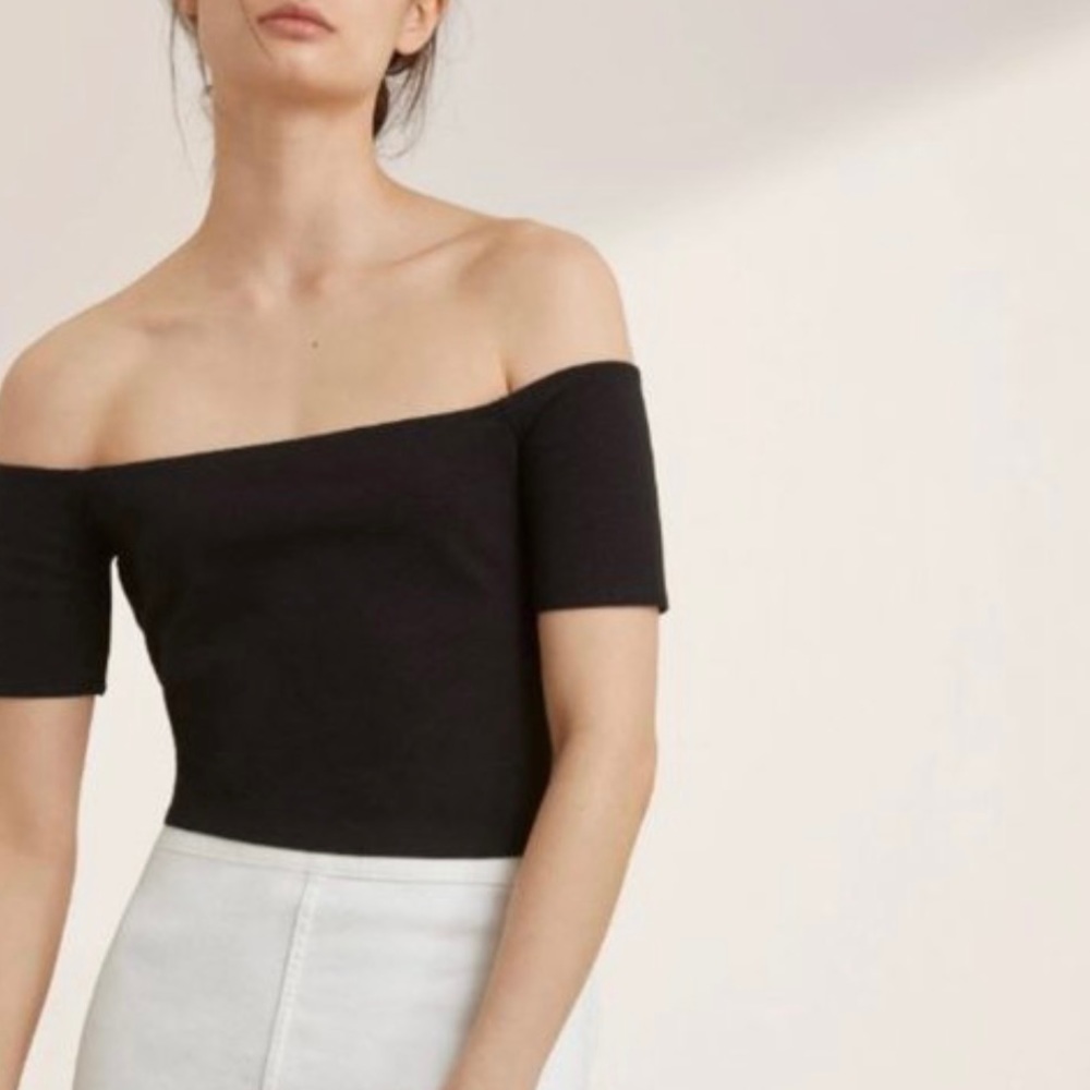 Aritzia Wilfred crop off the shoulder top